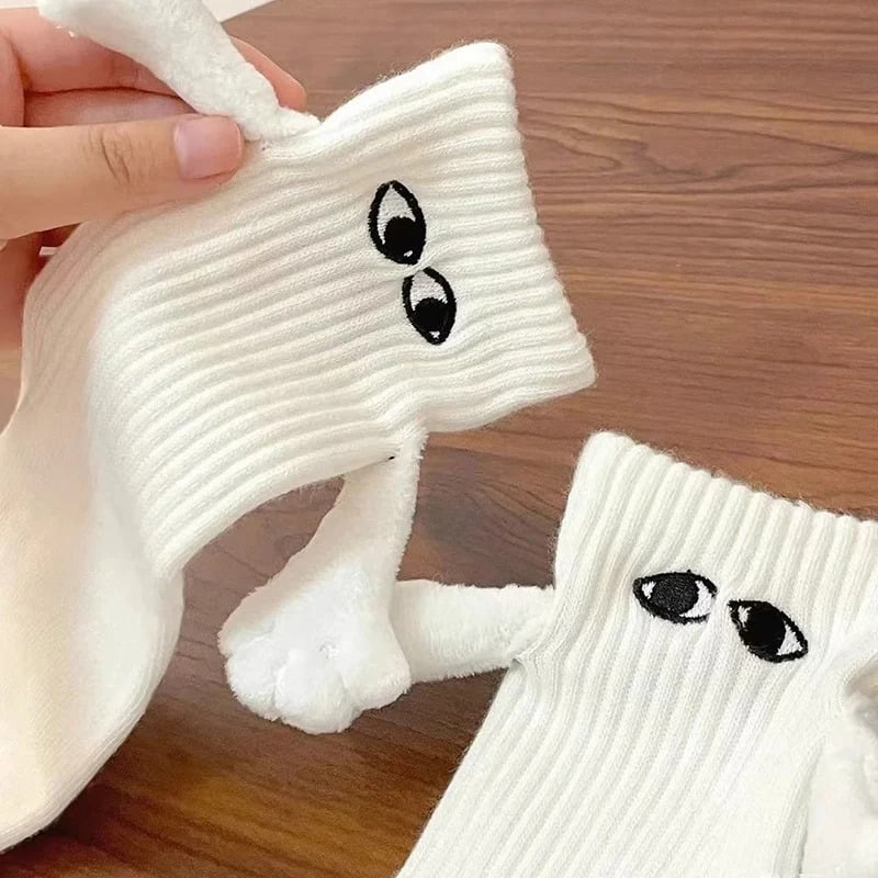 Meias de Boneca Magnéticas Divertidas para Dar as Mãos – Um Presente Original e Comovente!