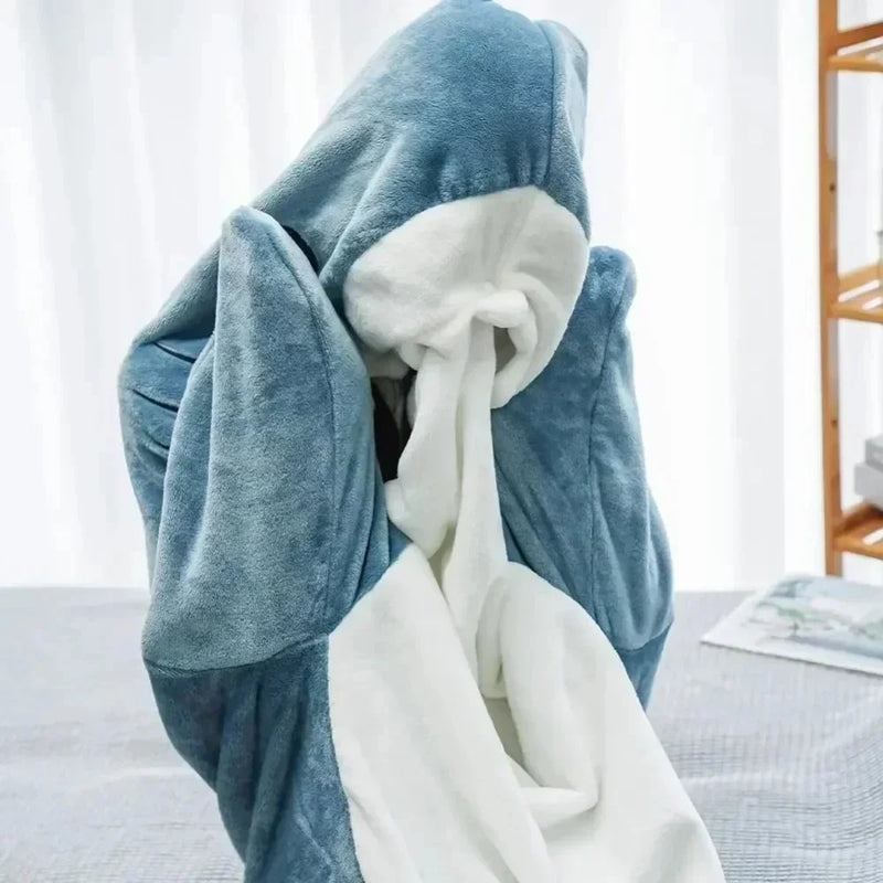 🦈 Shark Blanket Hoodie – Conforto com uma mordidela divertida!